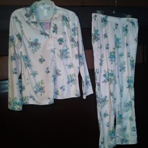 NWOT  Medium Adonna Lovely Pink Velour Floral Long Sleeve Pajama set
